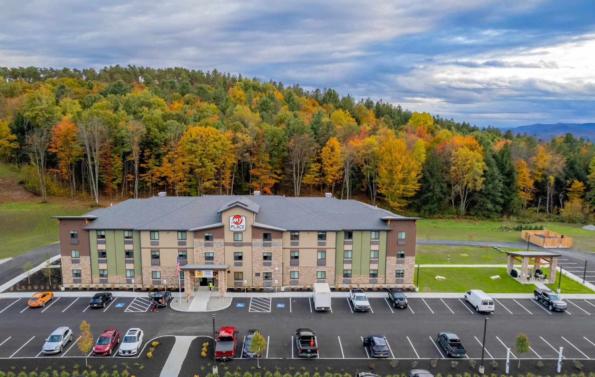 My Place Hotel-Randolph, Vt Esterno foto